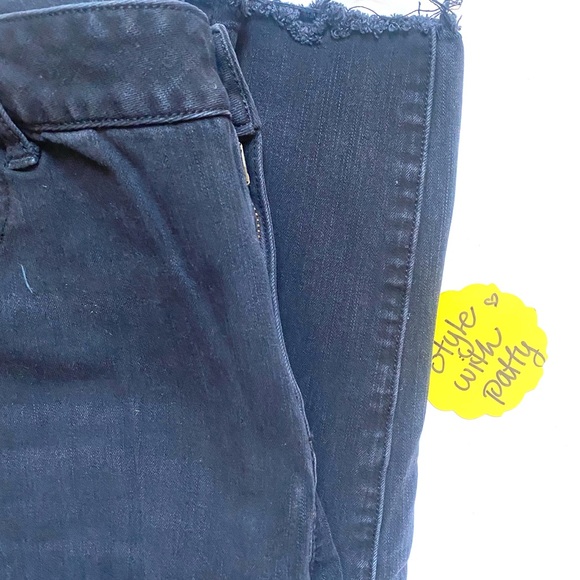 American Eagle. Women’s Skinny Jeans. Size 18. Black Color Distressed - Picture 7 of 13